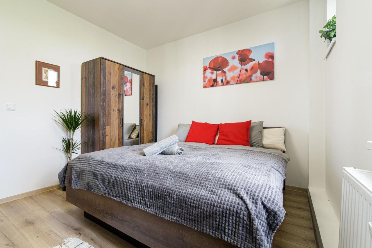 Apartment Hotel Stud Mb Οστράβα Εξωτερικό φωτογραφία