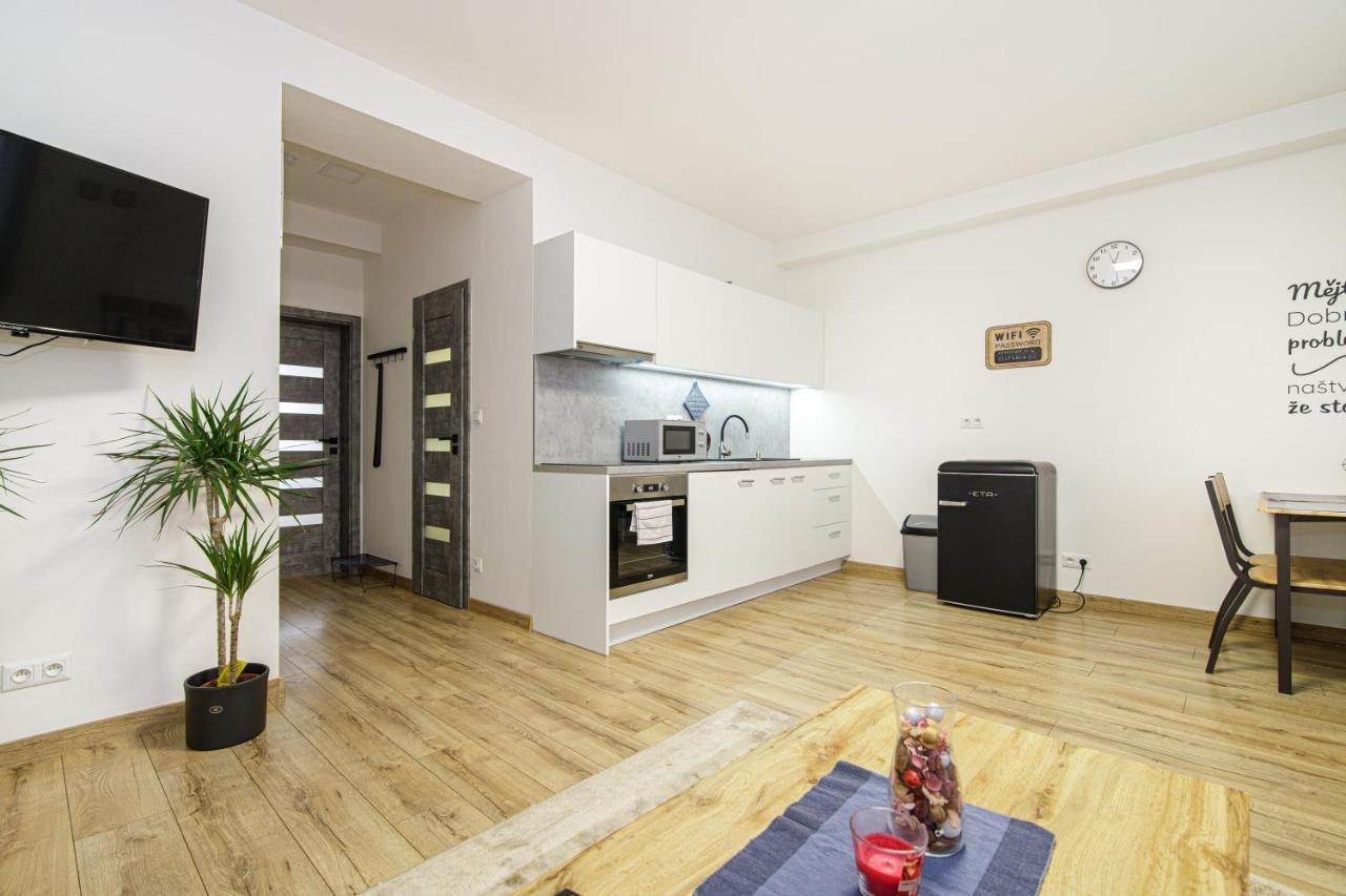 Apartment Hotel Stud Mb Οστράβα Εξωτερικό φωτογραφία