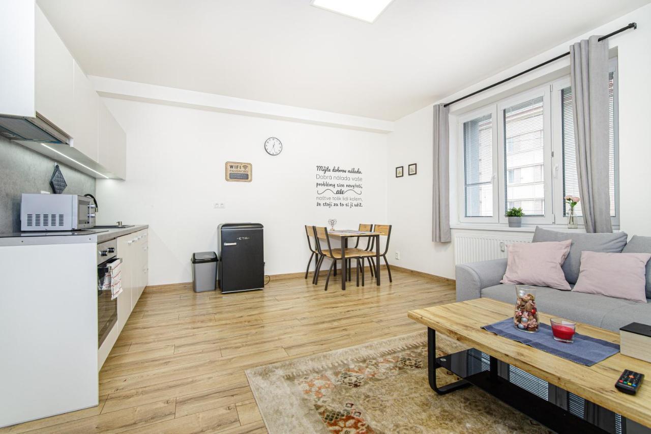 Apartment Hotel Stud Mb Οστράβα Εξωτερικό φωτογραφία