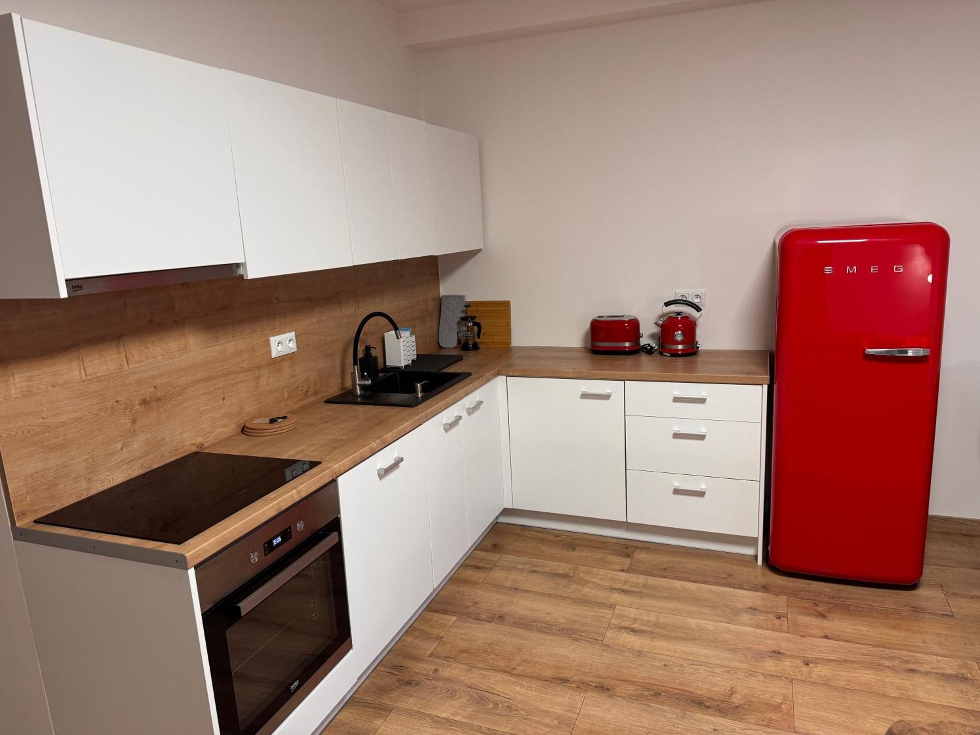 Apartment Hotel Stud Mb Οστράβα Εξωτερικό φωτογραφία